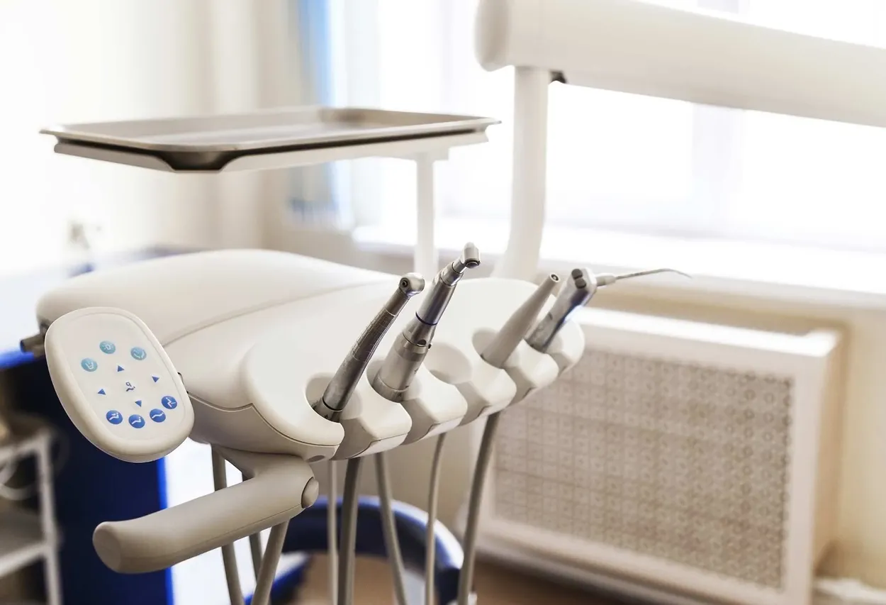 Circulation Machine and Dental Equipment